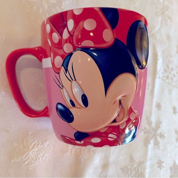 Disney Minnie Mouse Red Coffee Mug Cup Raised Design Polka Dot Bow Gorgeous - Picture 1 of 6